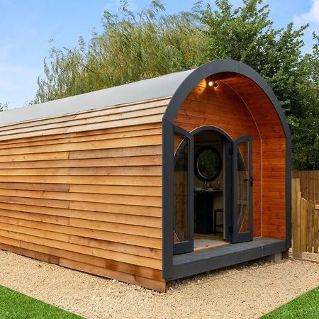 Alderton  Apple - Luxury Cabin In The Cotswoldsヴィラ エクステリア 写真