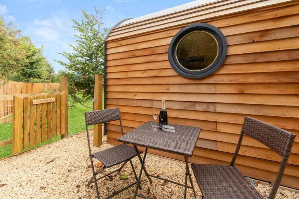 Alderton  Apple - Luxury Cabin In The Cotswoldsヴィラ エクステリア 写真