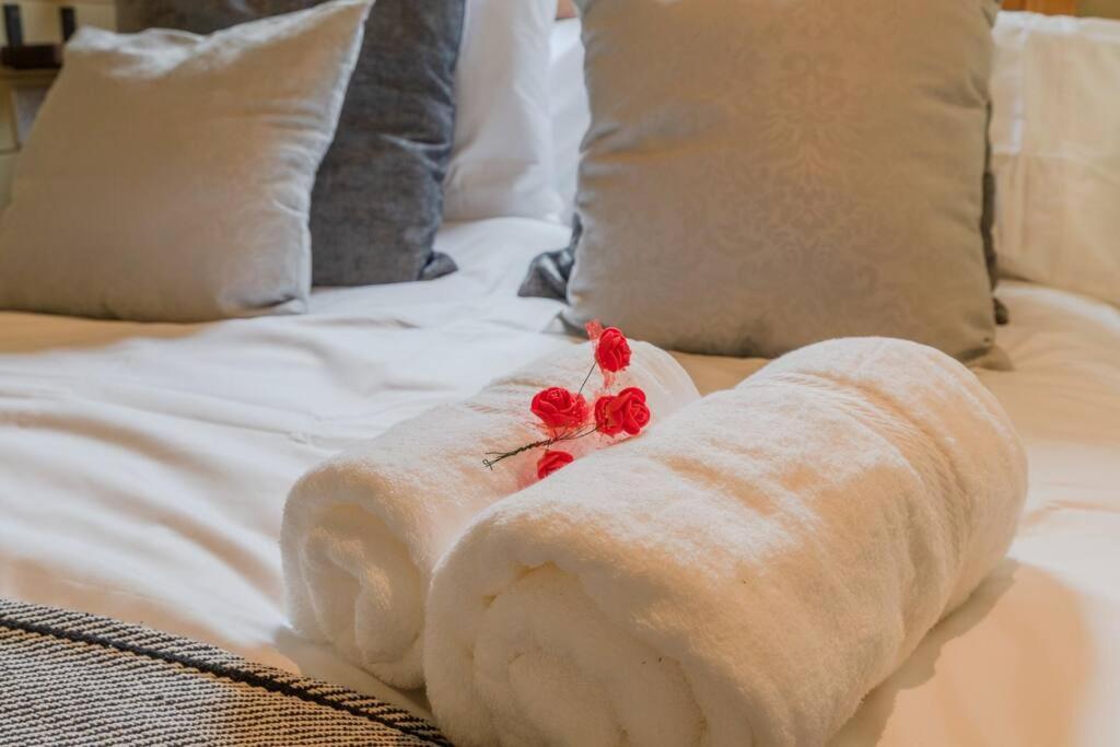 Alderton  Apple - Luxury Cabin In The Cotswoldsヴィラ エクステリア 写真