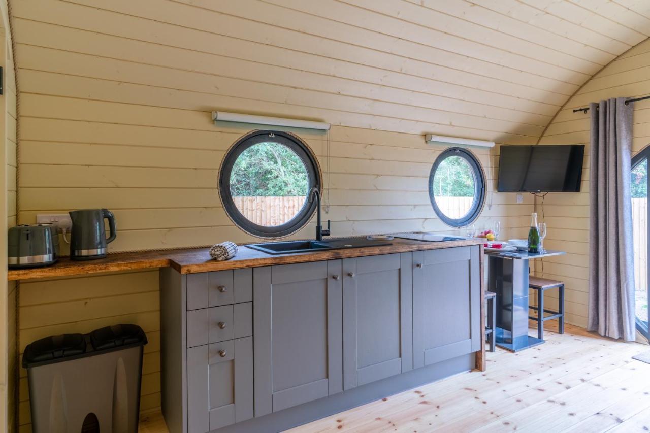 Alderton  Apple - Luxury Cabin In The Cotswoldsヴィラ エクステリア 写真