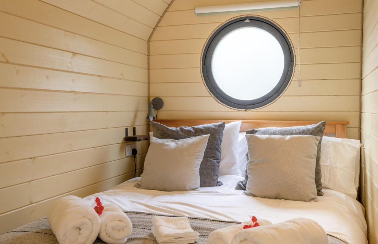 Alderton  Apple - Luxury Cabin In The Cotswoldsヴィラ エクステリア 写真